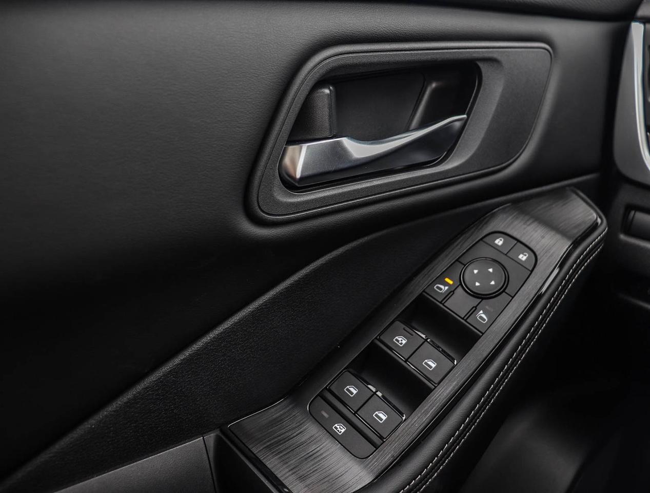 2025 Nissan Rogue SV Moonroof HEATED STEERING   PANO ROOF   POWER SE Photo