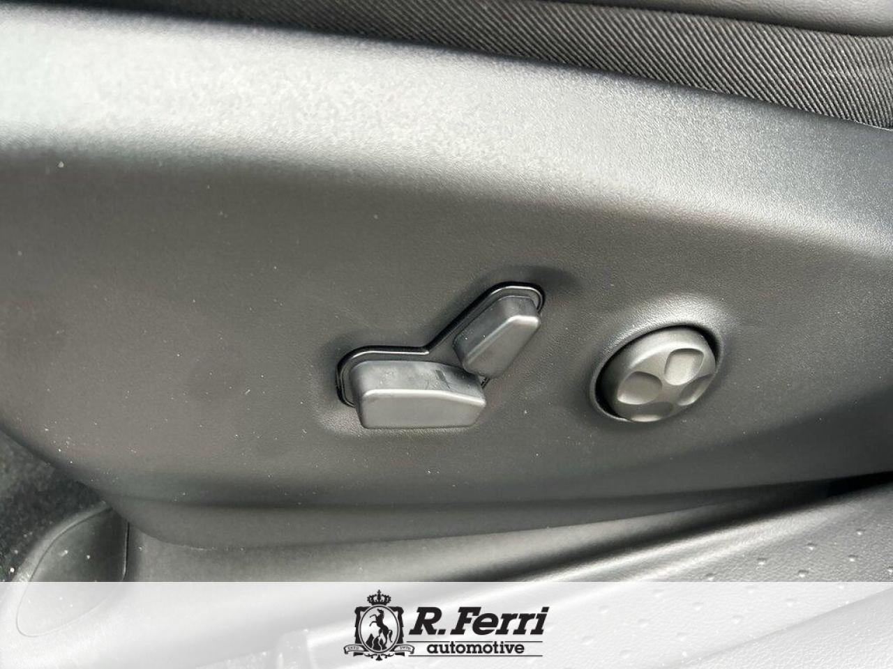 2026 Chrysler Pacifica Select Front-Wheel Drive Passenger Van Photo