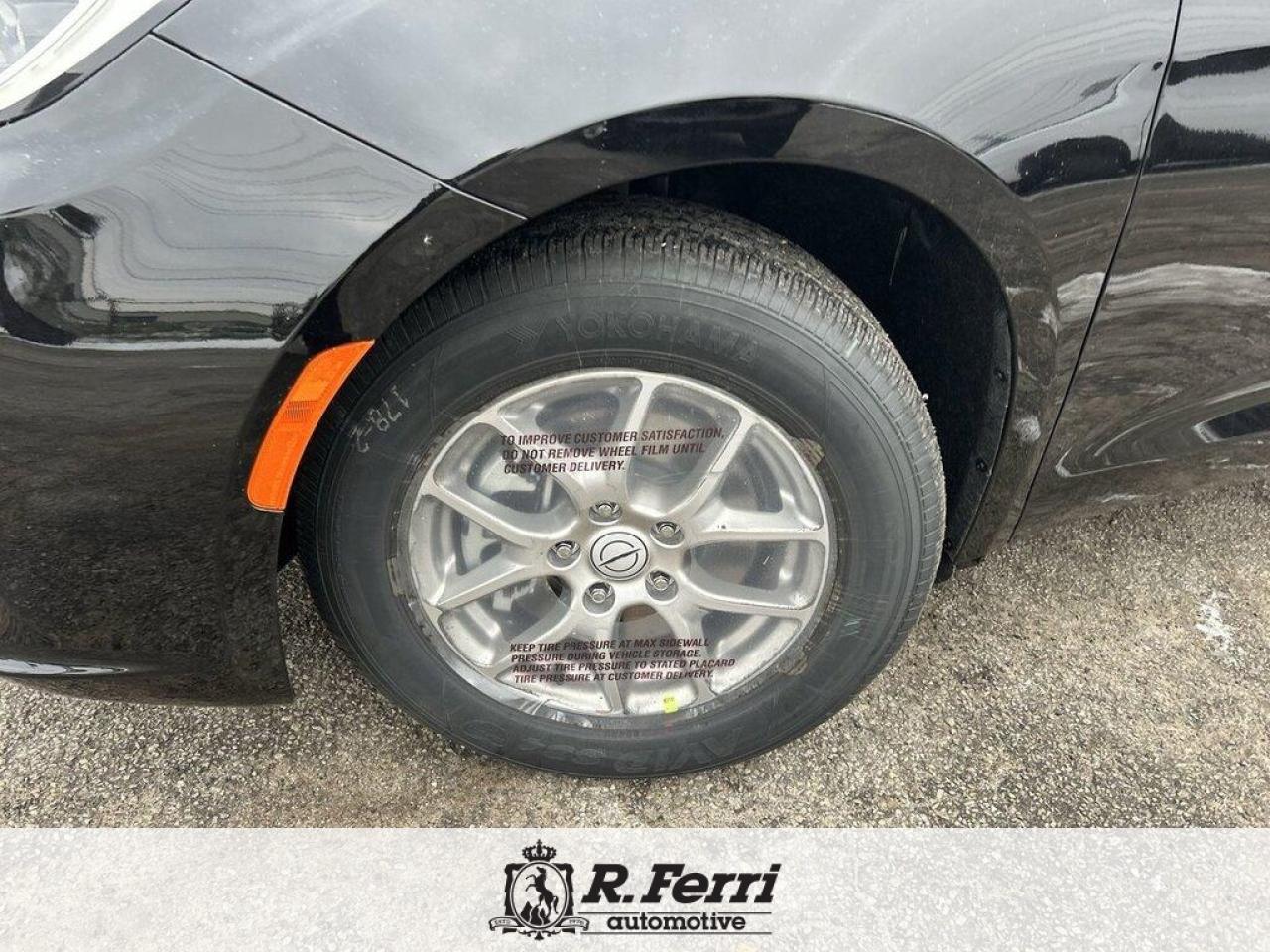 2026 Chrysler Pacifica Select Front-Wheel Drive Passenger Van Photo