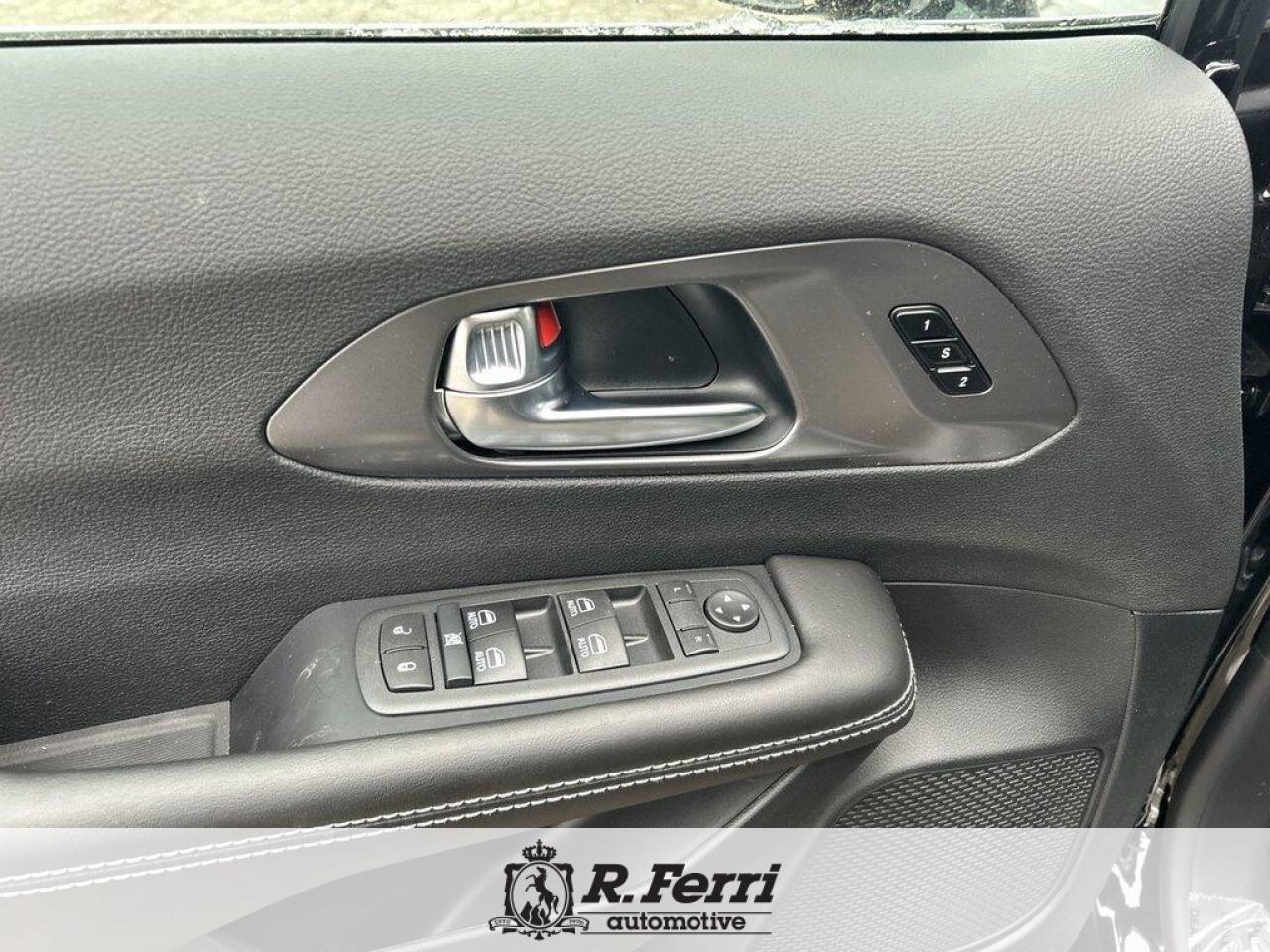 2026 Chrysler Pacifica Select Front-Wheel Drive Passenger Van Photo