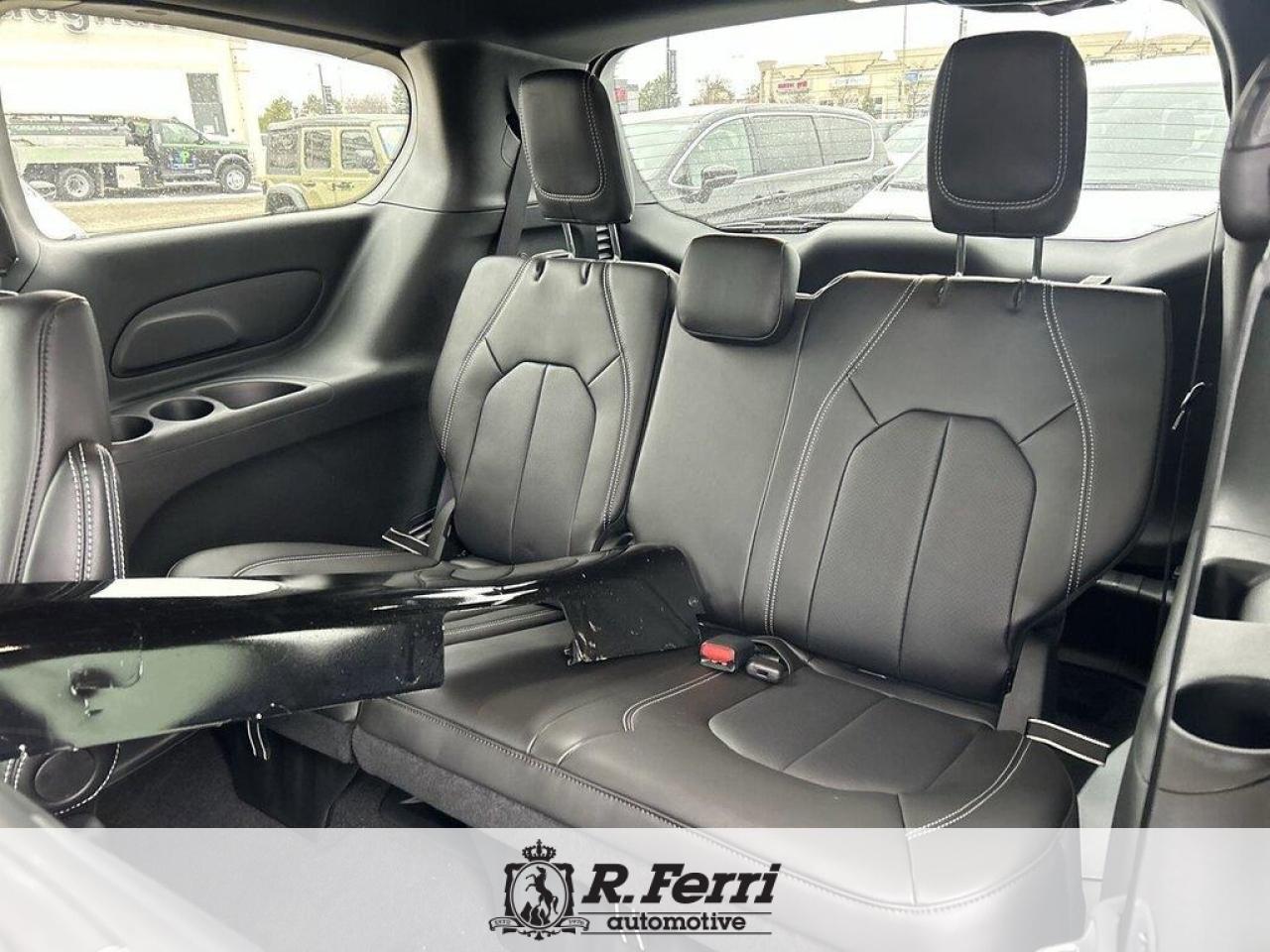 2026 Chrysler Pacifica Select Front-Wheel Drive Passenger Van Photo