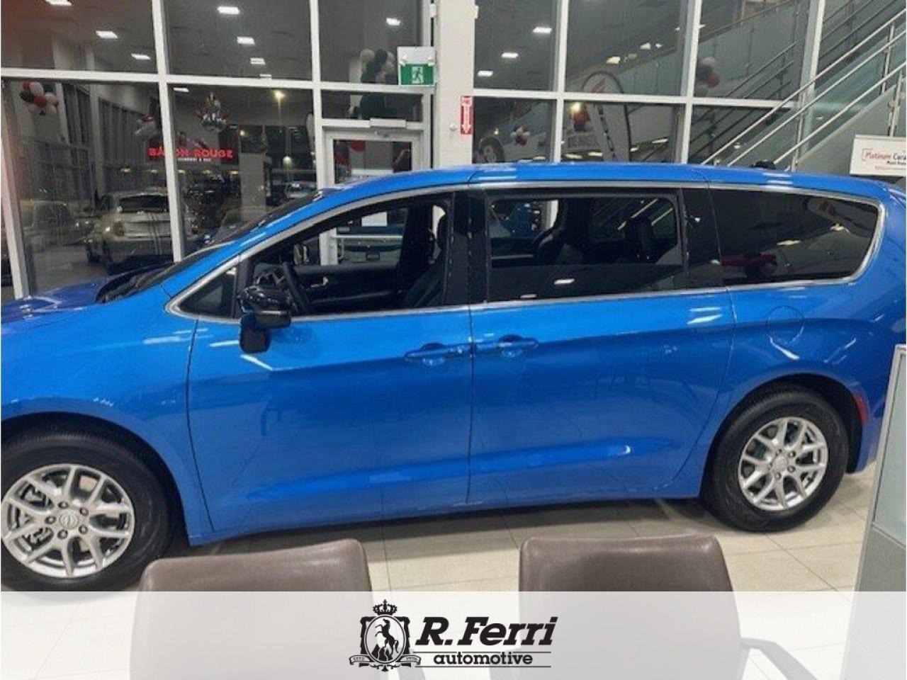 2026 Chrysler Pacifica Select Front-Wheel Drive Passenger Van Photo