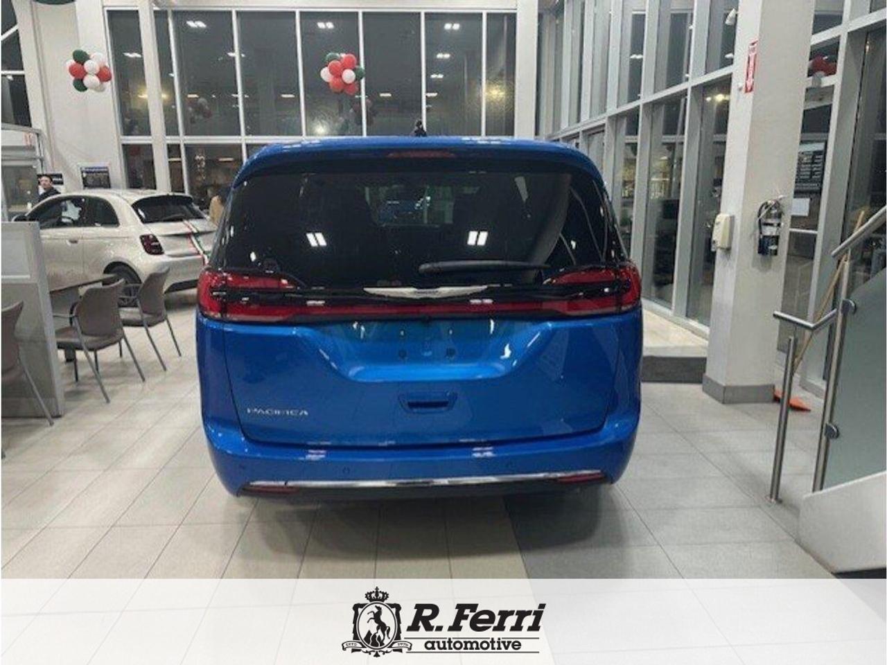 2026 Chrysler Pacifica Select Front-Wheel Drive Passenger Van Photo4