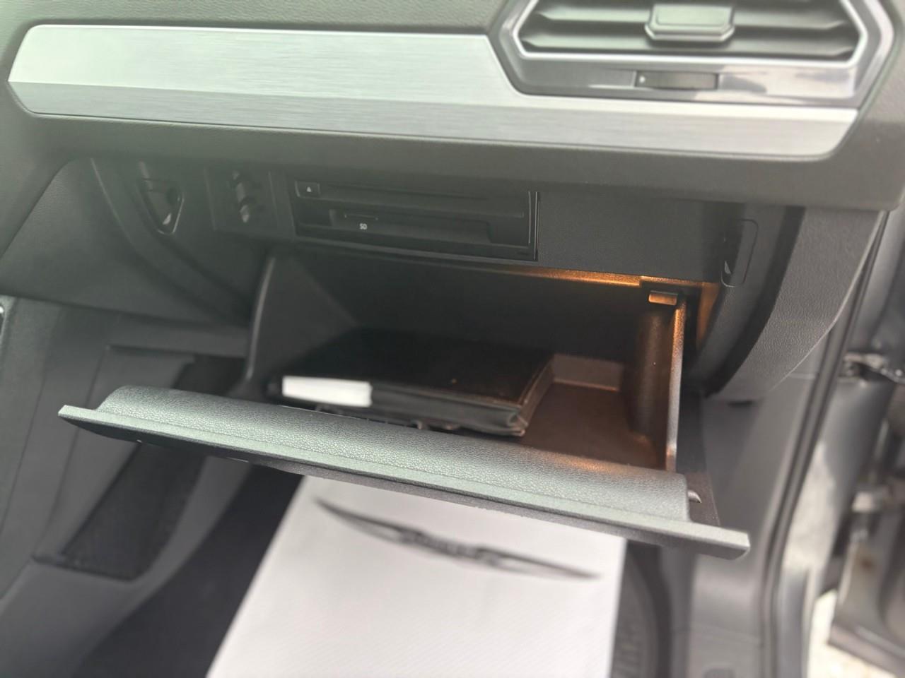 2018 Volkswagen Tiguan Trendline 4dr All-wheel Drive 4MOTION Photo