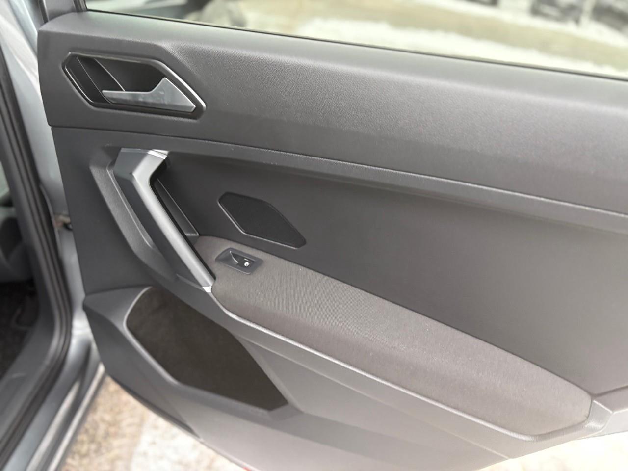 2018 Volkswagen Tiguan Trendline 4dr All-wheel Drive 4MOTION Photo