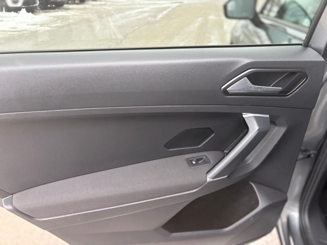 2018 Volkswagen Tiguan Trendline 4dr All-wheel Drive 4MOTION Photo