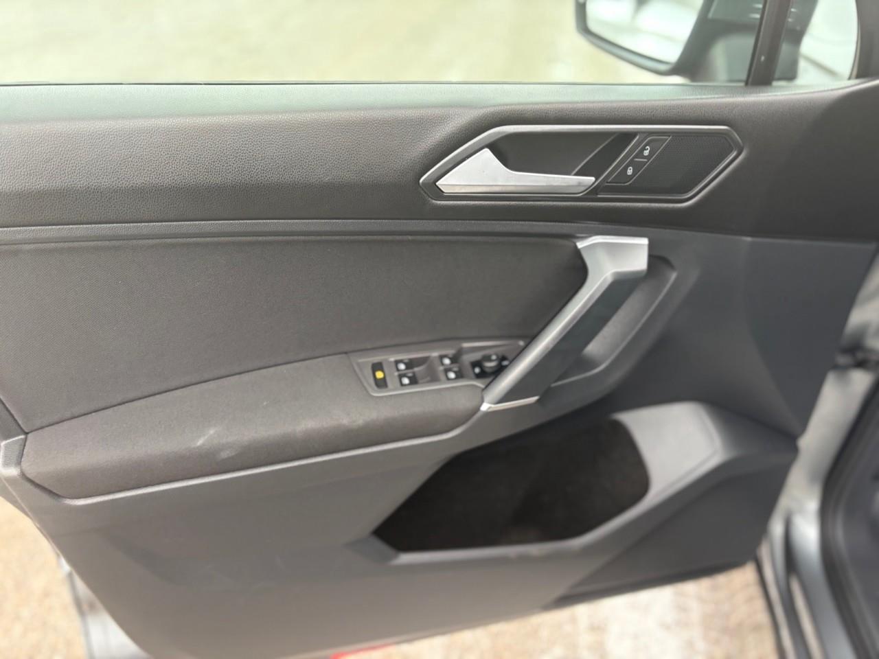 2018 Volkswagen Tiguan Trendline 4dr All-wheel Drive 4MOTION Photo