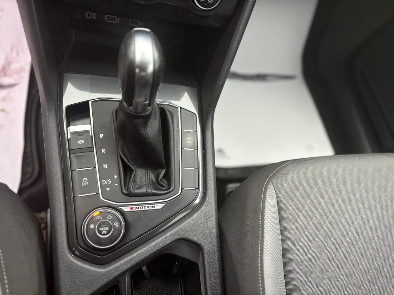 2018 Volkswagen Tiguan Trendline 4dr All-wheel Drive 4MOTION Photo