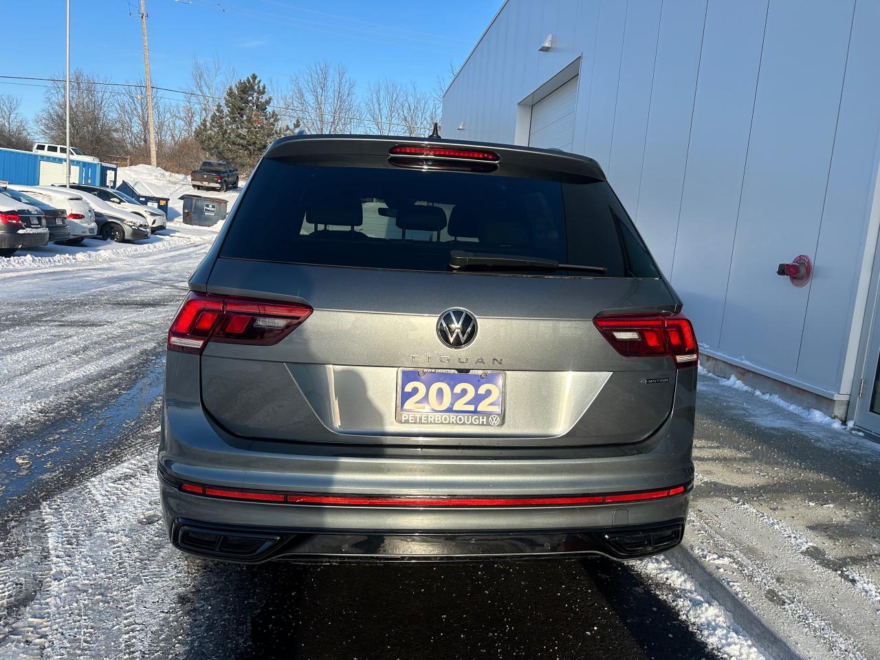 2022 Volkswagen Tiguan Comfortline R-Line Black Edition 4dr All-Wheel Drive 4MOTION Photo