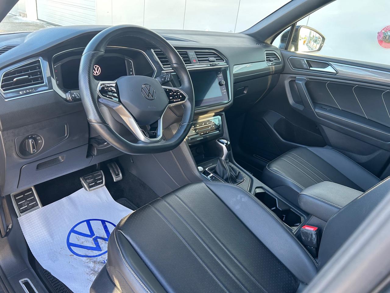 2022 Volkswagen Tiguan Comfortline R-Line Black Edition 4dr All-Wheel Drive 4MOTION Photo