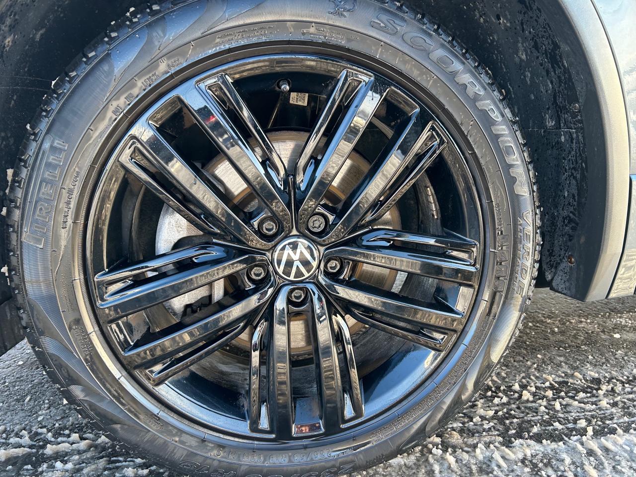 2022 Volkswagen Tiguan Comfortline R-Line Black Edition 4dr All-Wheel Drive 4MOTION Photo