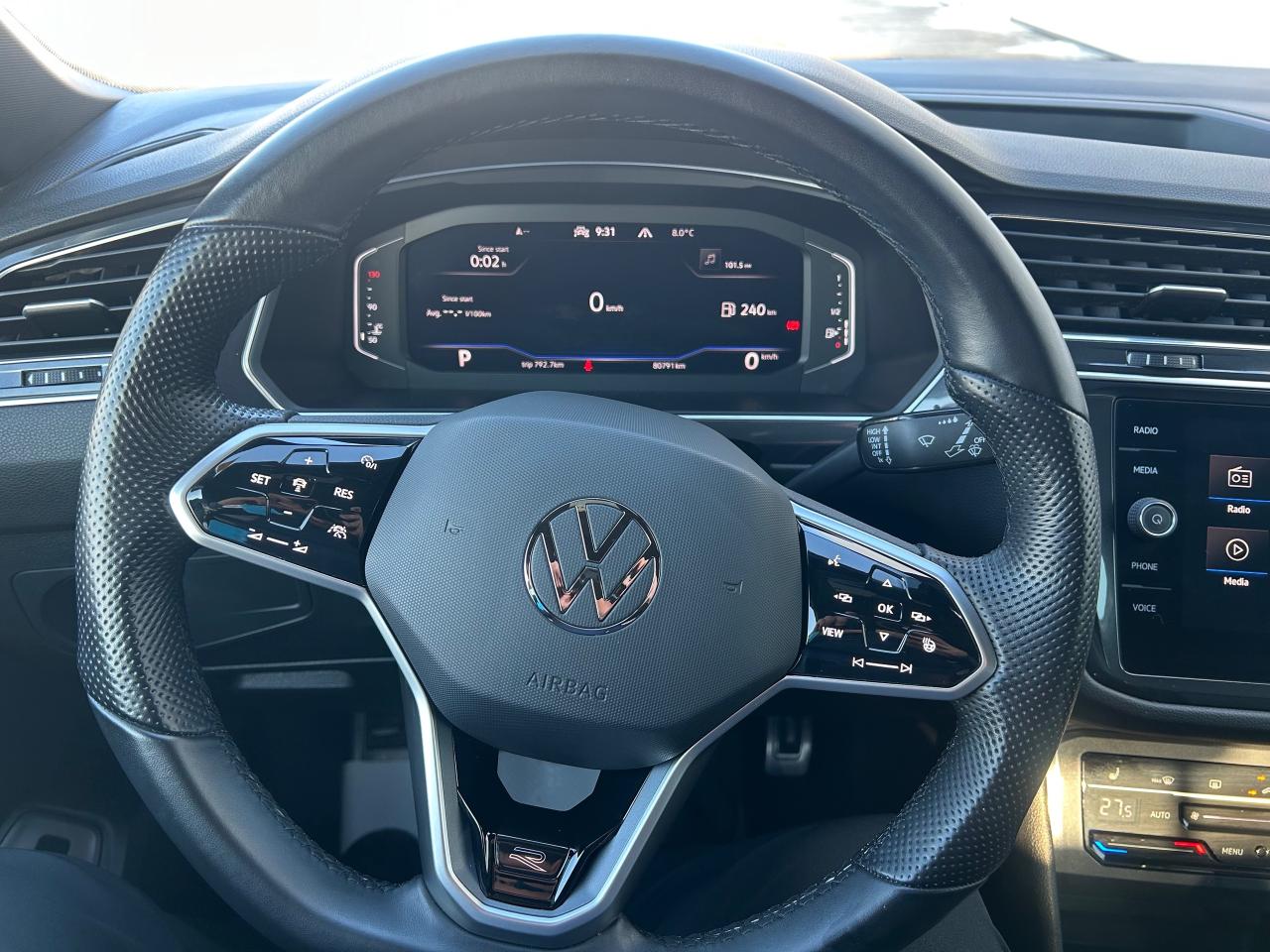 2022 Volkswagen Tiguan Comfortline R-Line Black Edition 4dr All-Wheel Drive 4MOTION Photo