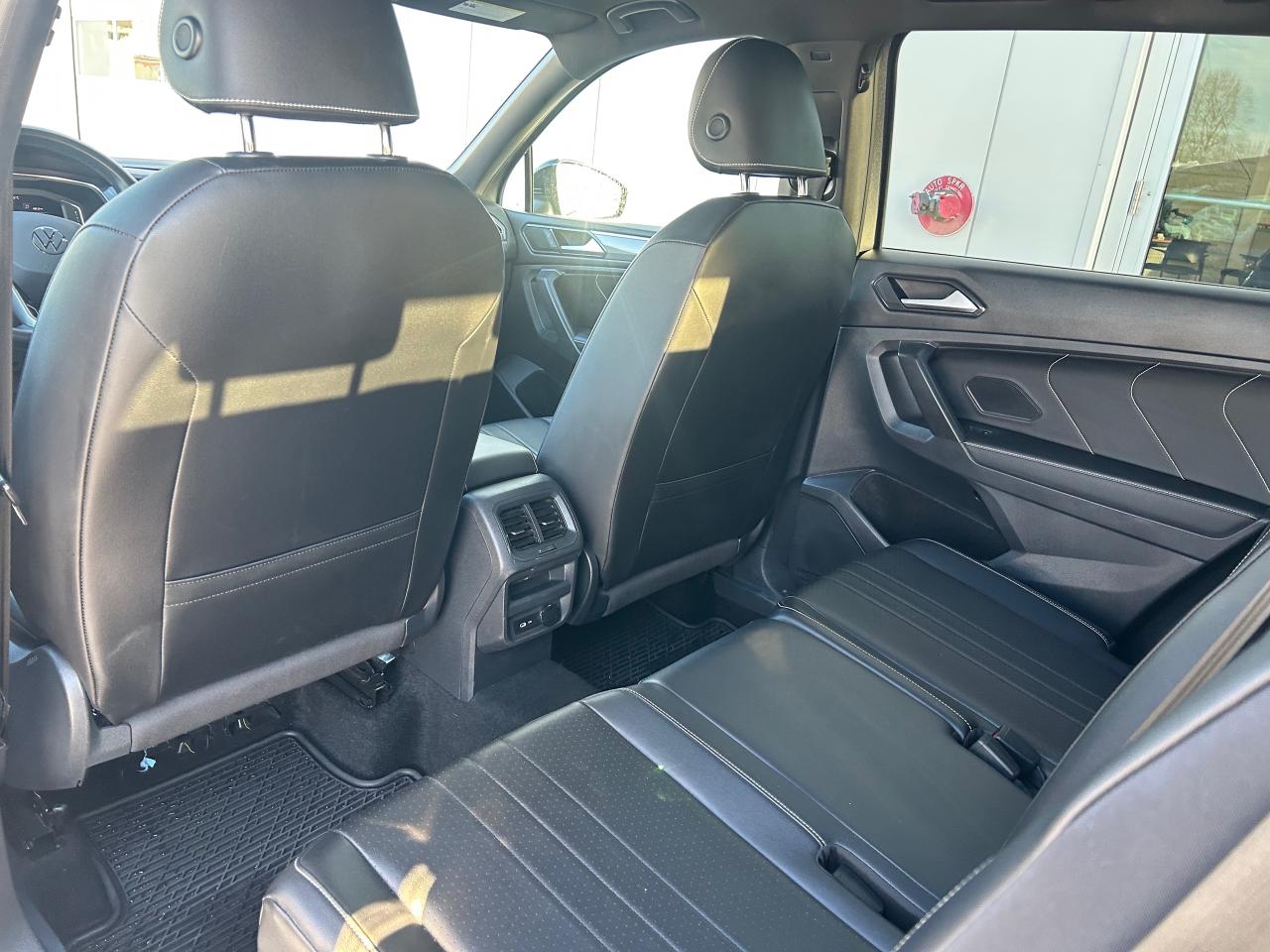 2022 Volkswagen Tiguan Comfortline R-Line Black Edition 4dr All-Wheel Drive 4MOTION Photo