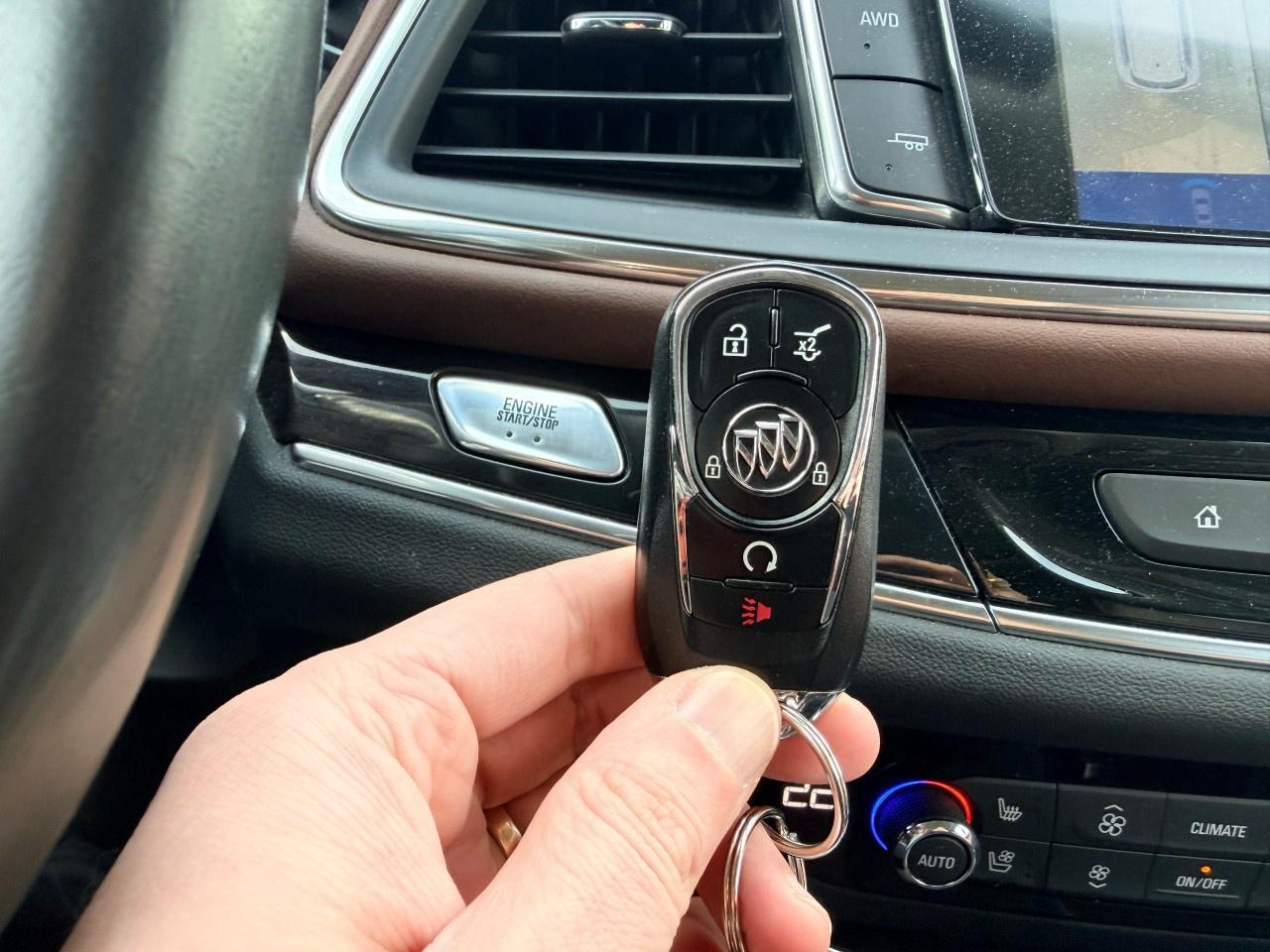 2018 Buick Enclave Avenir AWD Photo