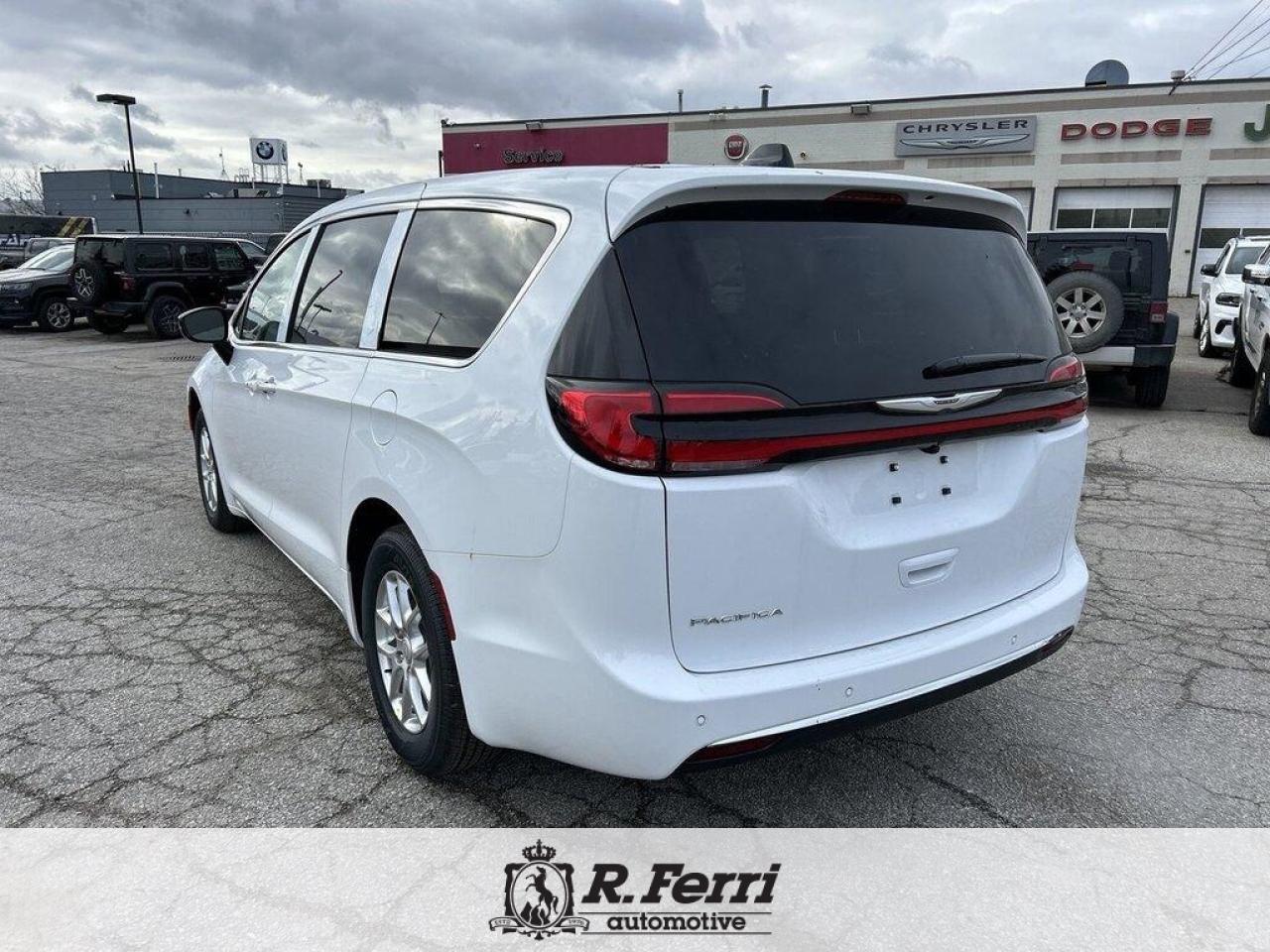 2026 Chrysler Pacifica Select Front-Wheel Drive Passenger Van Photo
