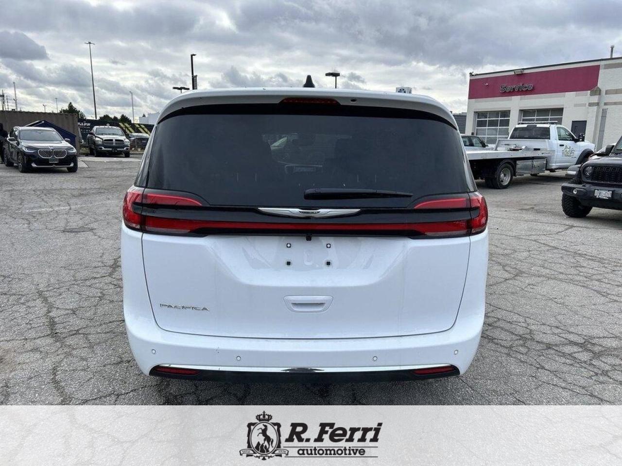 2026 Chrysler Pacifica Select Front-Wheel Drive Passenger Van Photo