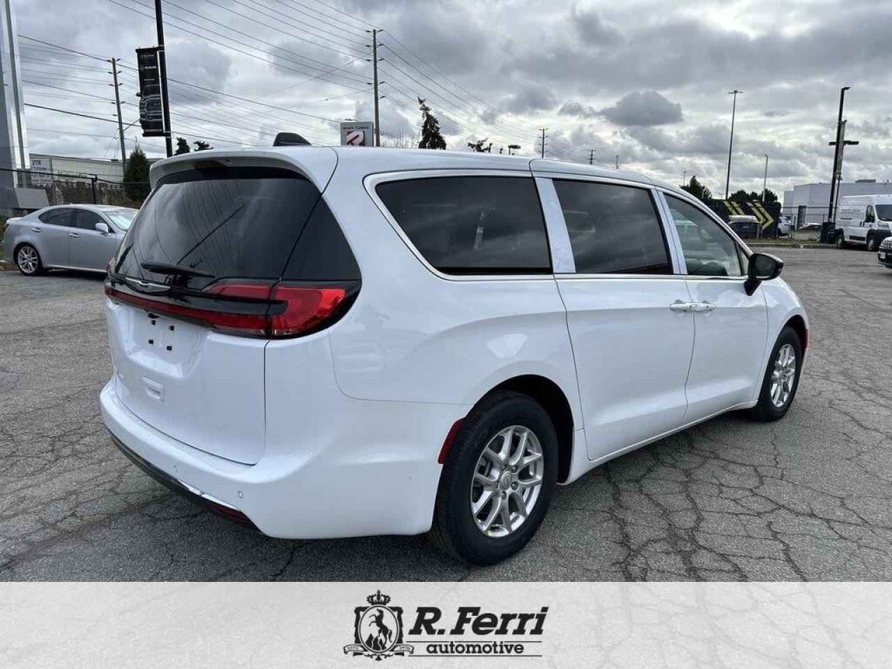2026 Chrysler Pacifica Select Front-Wheel Drive Passenger Van Photo