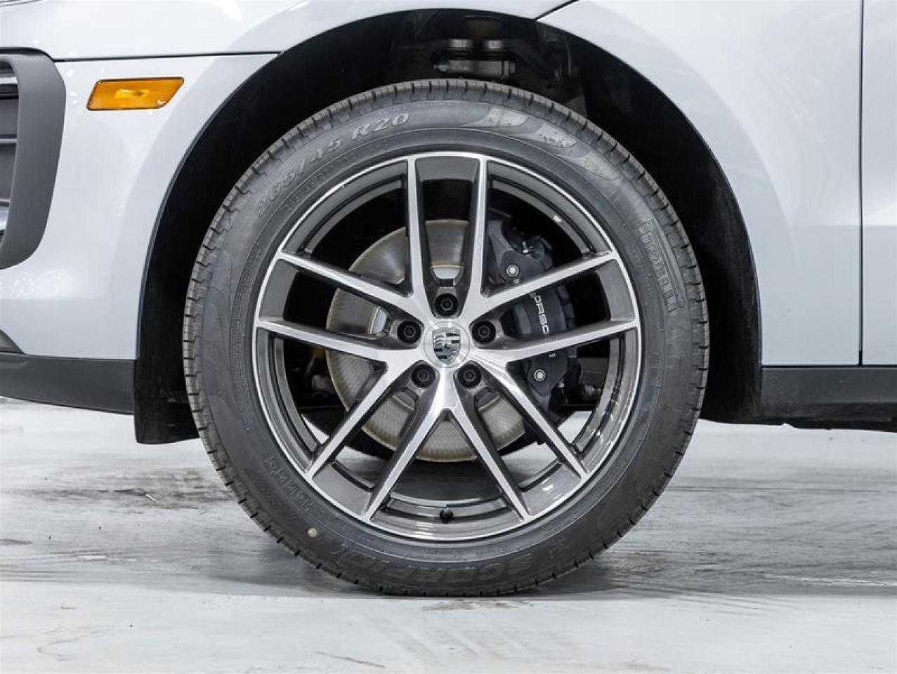 2026 Porsche Macan  Photo4