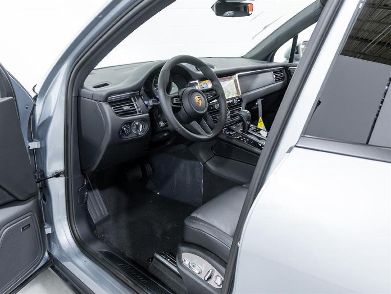 2026 Porsche Macan  Photo