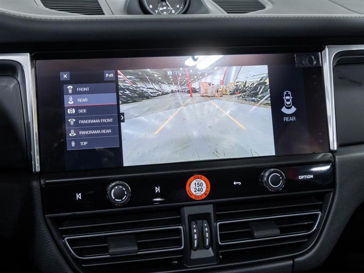 2026 Porsche Macan  Photo