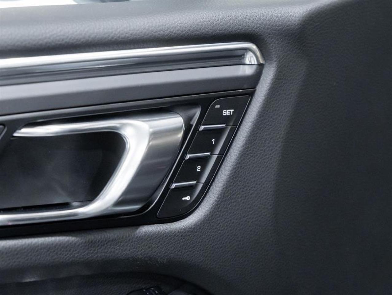 2026 Porsche Macan  Photo