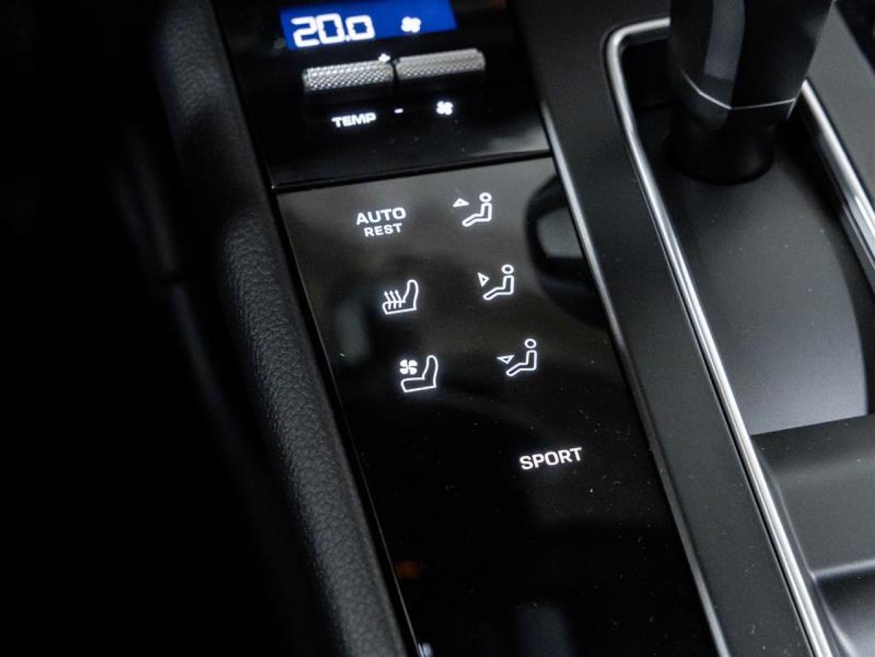 2026 Porsche Macan  Photo