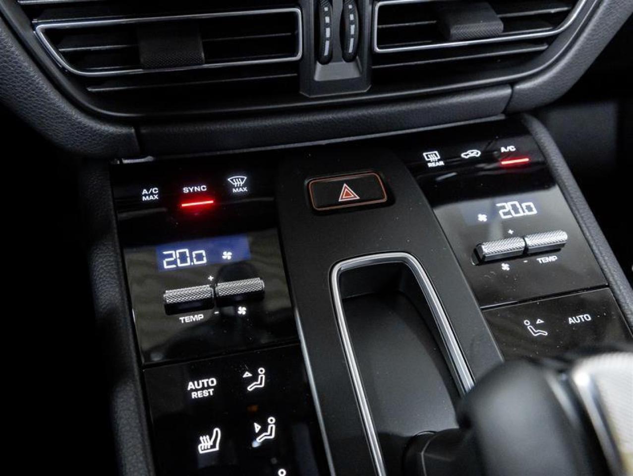 2026 Porsche Macan  Photo