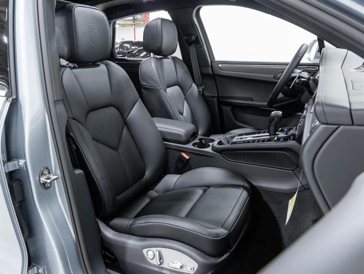 2026 Porsche Macan  Photo