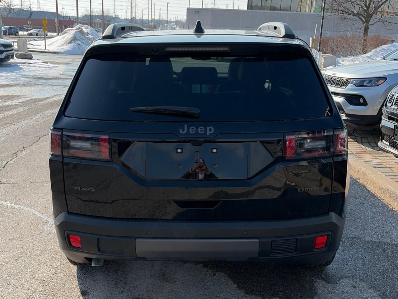 2026 Jeep Cherokee  Photo3