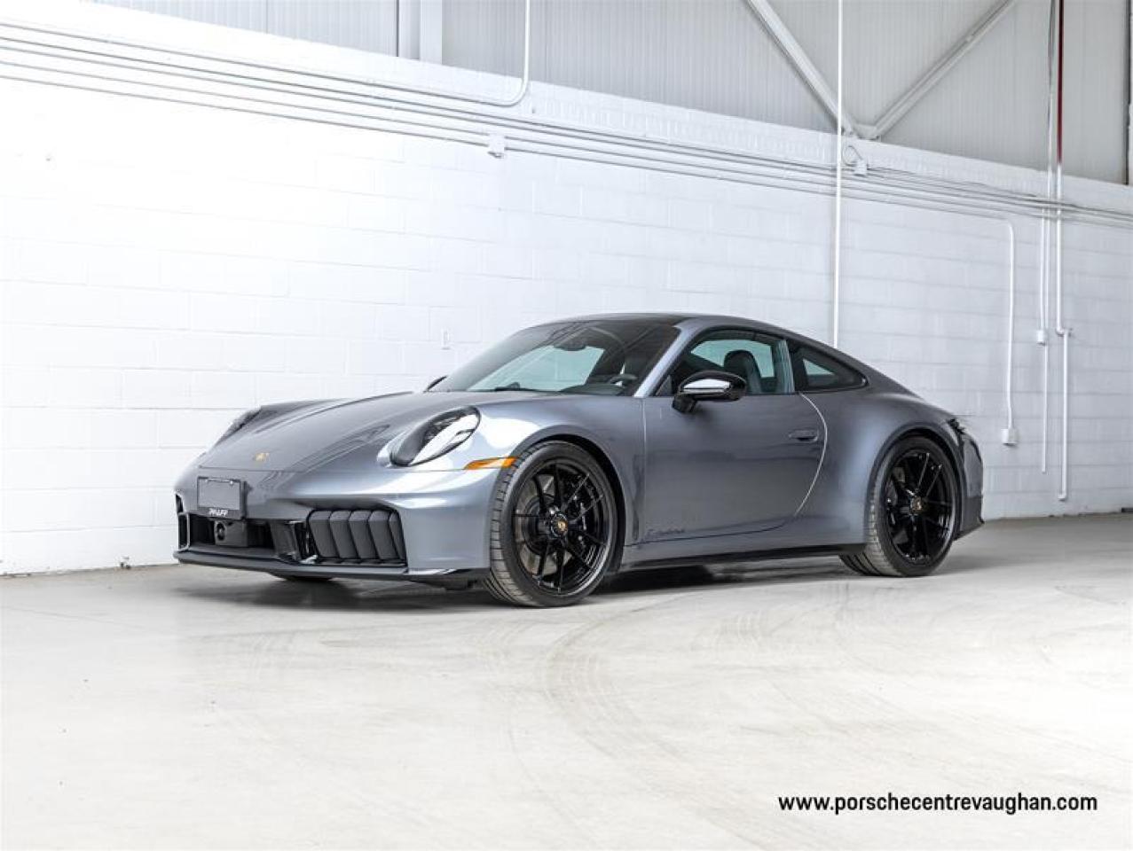 2025 Porsche 911  Photo0