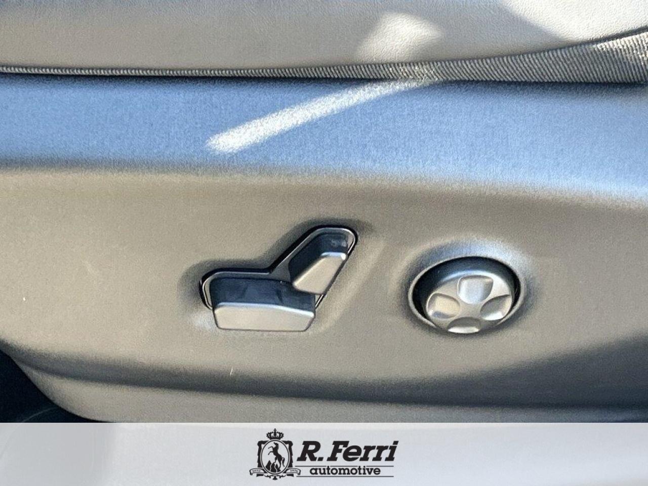 2026 Chrysler Pacifica Select Front-Wheel Drive Passenger Van Photo