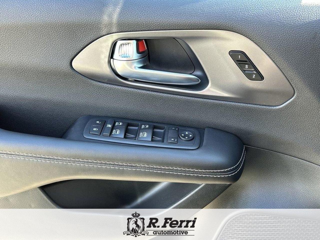 2026 Chrysler Pacifica Select Front-Wheel Drive Passenger Van Photo