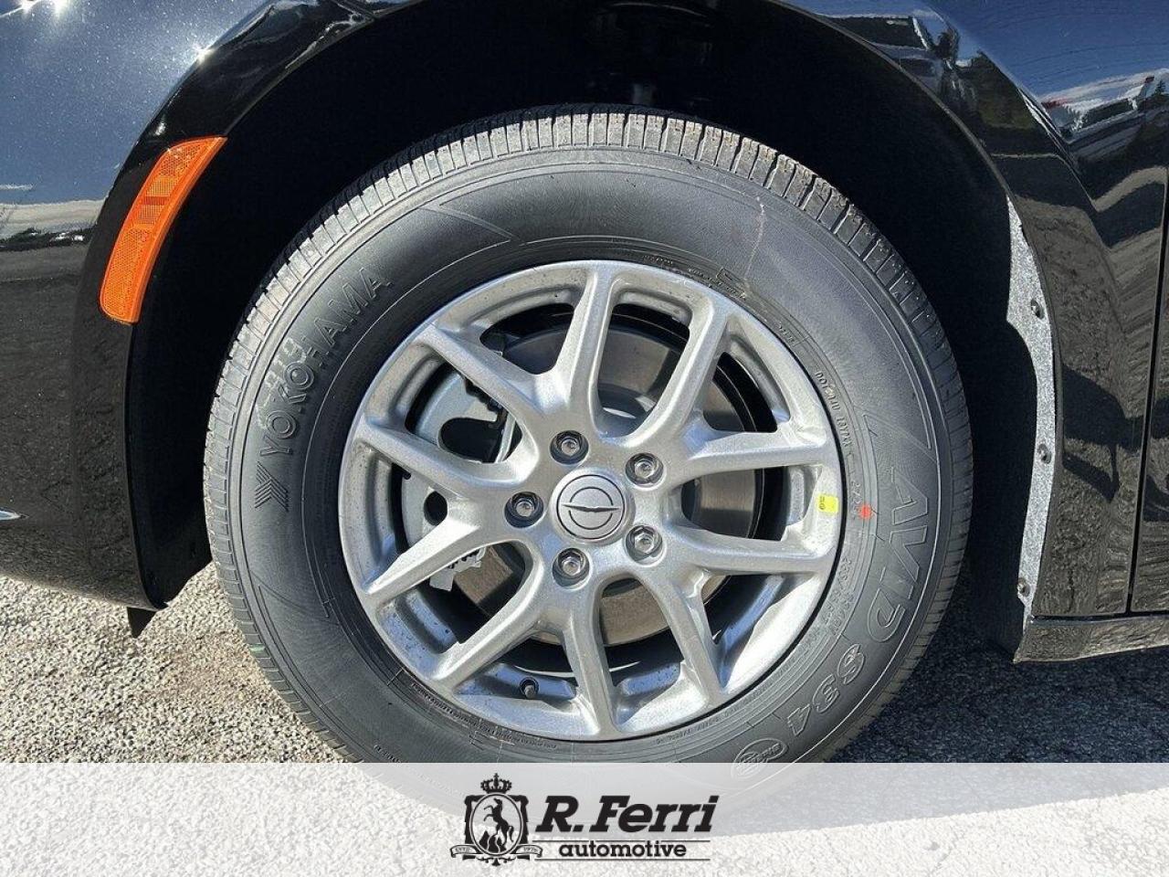 2026 Chrysler Pacifica Select Front-Wheel Drive Passenger Van Photo