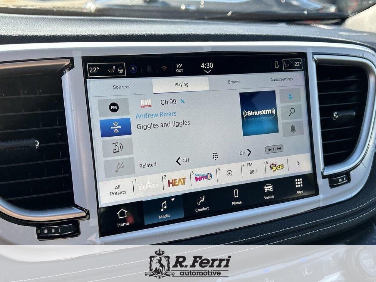 2026 Chrysler Pacifica Select Front-Wheel Drive Passenger Van Photo