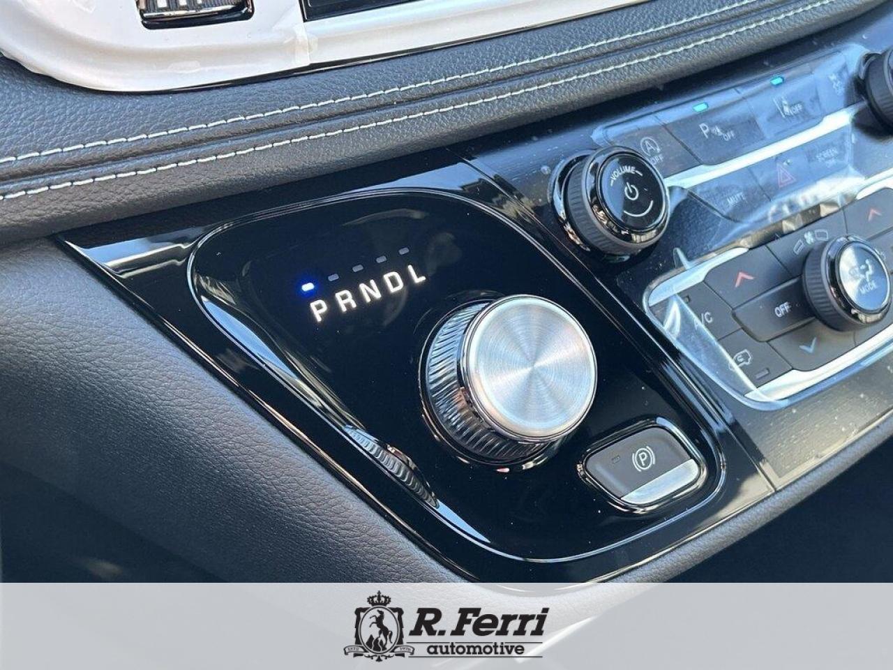 2026 Chrysler Pacifica Select Front-Wheel Drive Passenger Van Photo