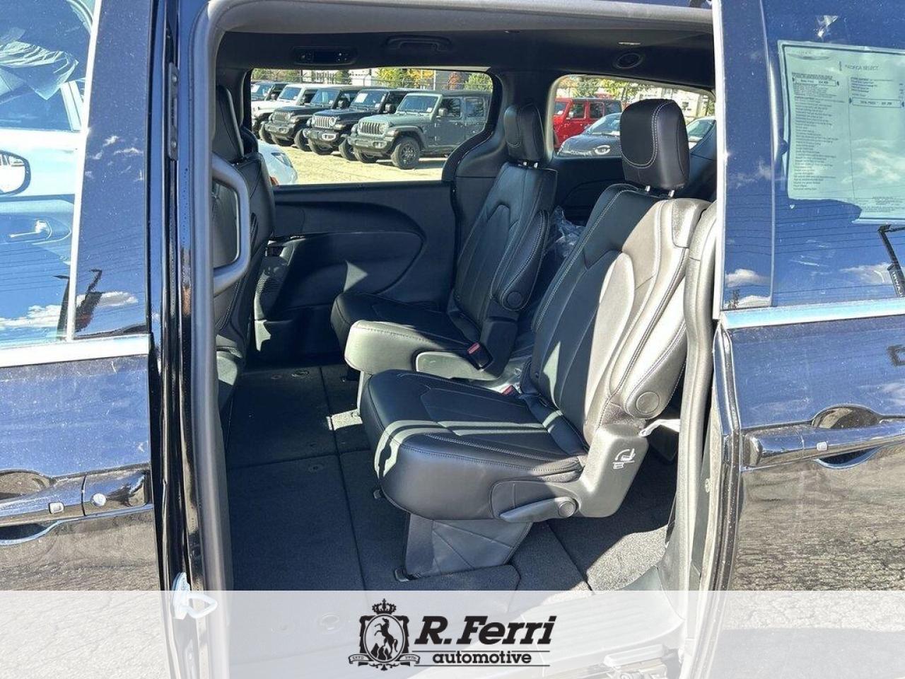 2026 Chrysler Pacifica Select Front-Wheel Drive Passenger Van Photo