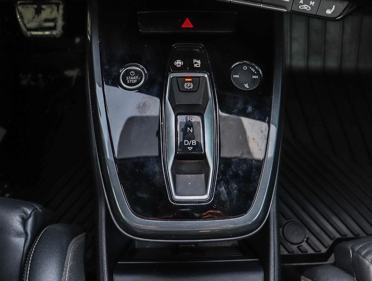 2024 Audi Q4 e-tron BASE Photo