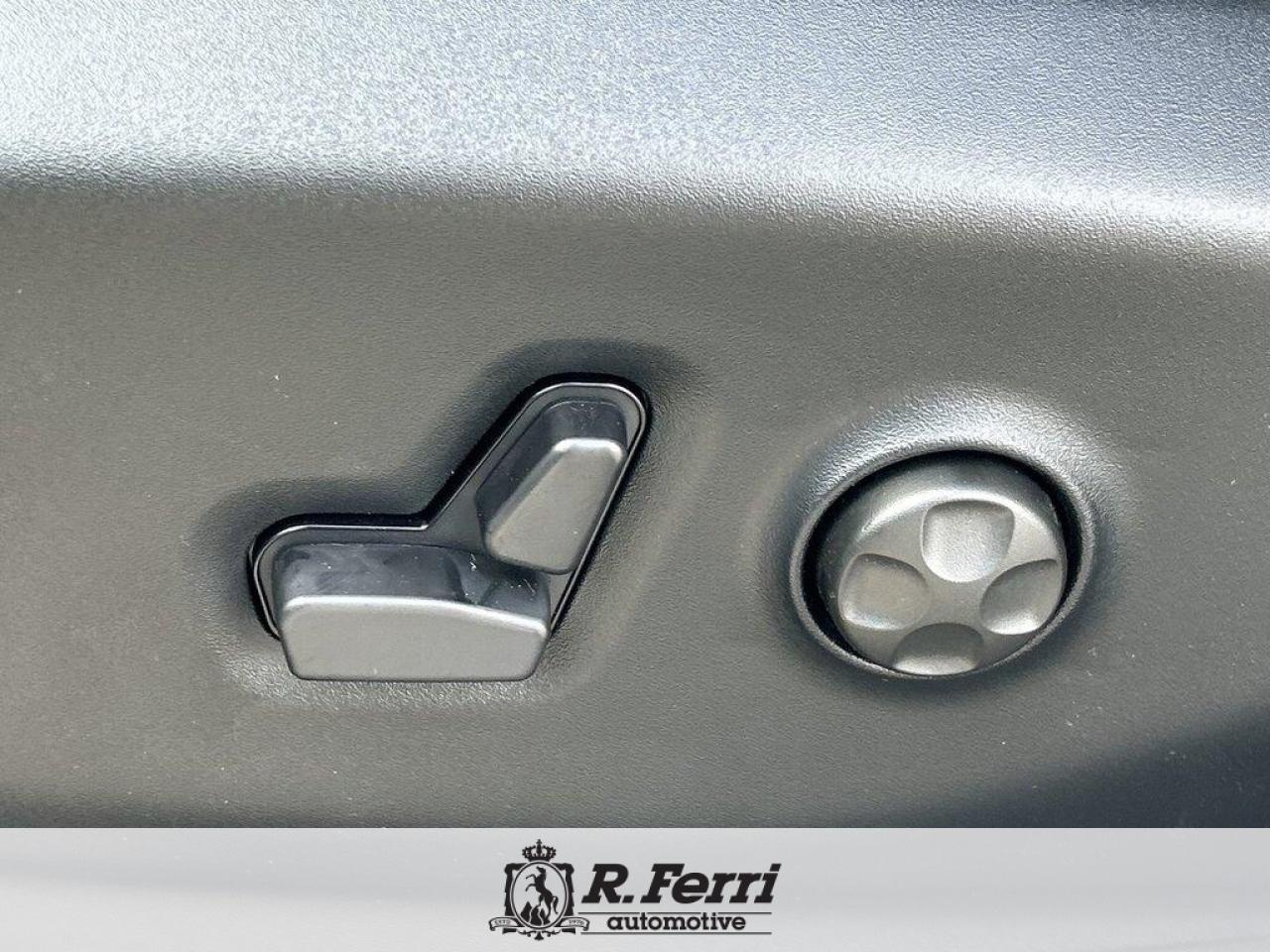 2026 Chrysler Pacifica Select Front-Wheel Drive Passenger Van Photo