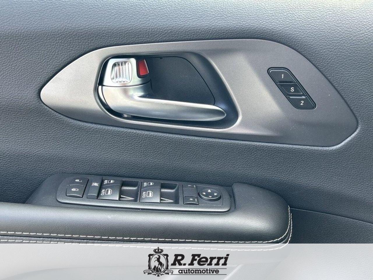 2026 Chrysler Pacifica Select Front-Wheel Drive Passenger Van Photo