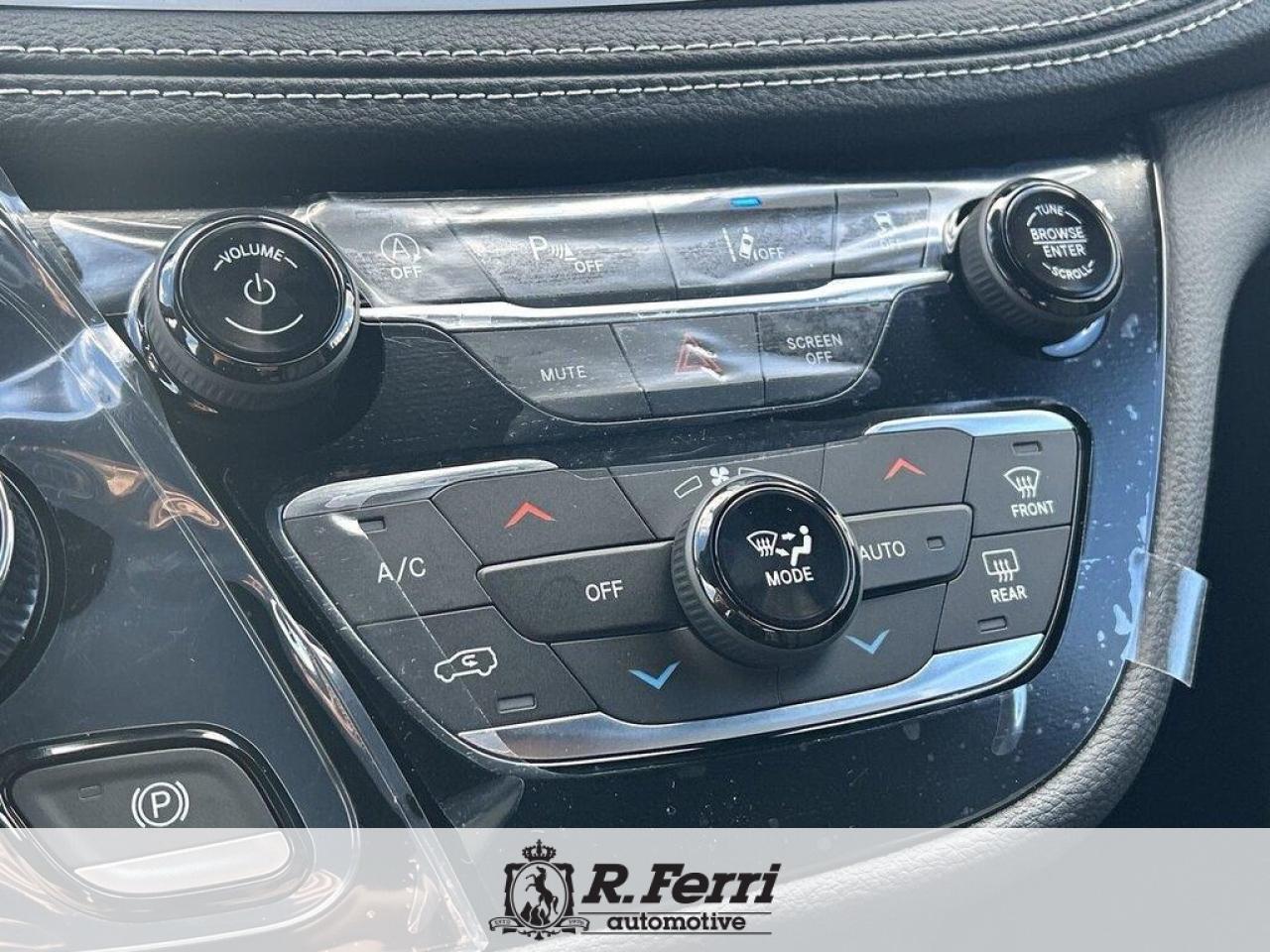 2026 Chrysler Pacifica Select Front-Wheel Drive Passenger Van Photo