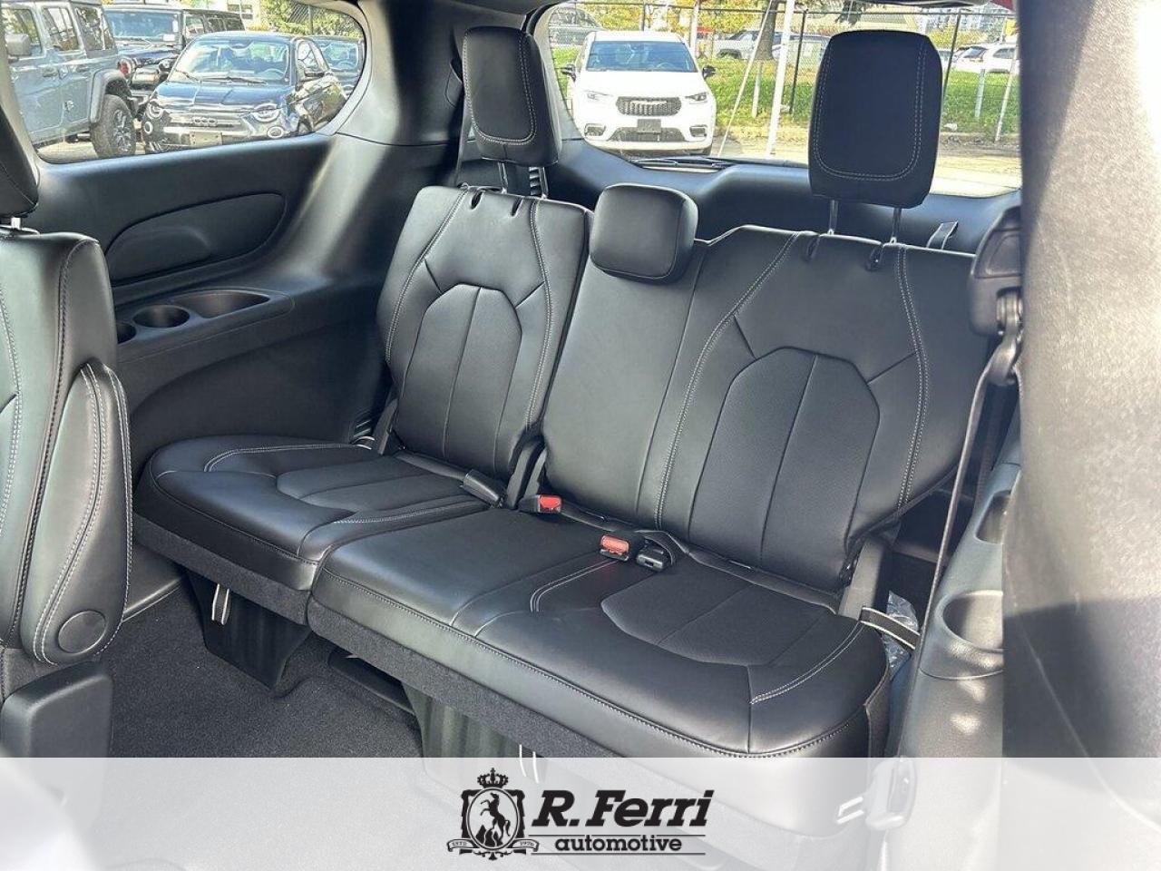 2026 Chrysler Pacifica Select Front-Wheel Drive Passenger Van Photo