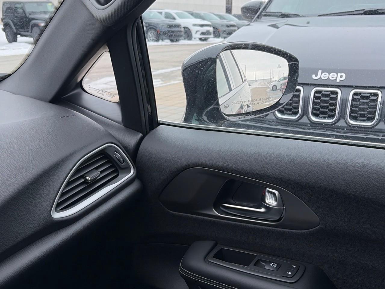 2026 Chrysler Grand Caravan SXT Front-Wheel Drive Passenger Van Photo