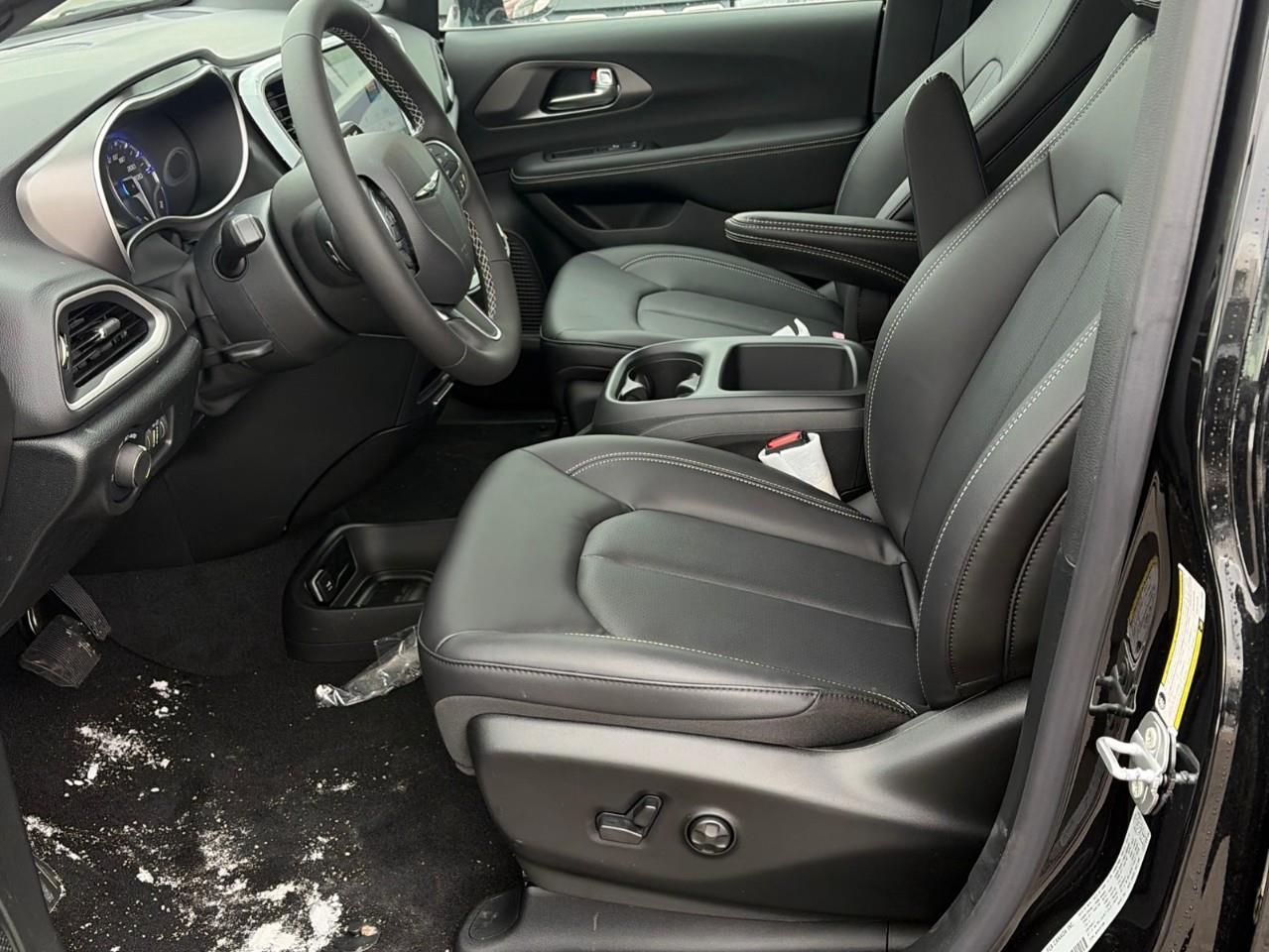 2026 Chrysler Grand Caravan SXT Front-Wheel Drive Passenger Van Photo