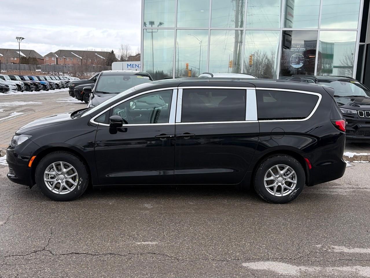 2026 Chrysler Grand Caravan SXT Front-Wheel Drive Passenger Van Photo2