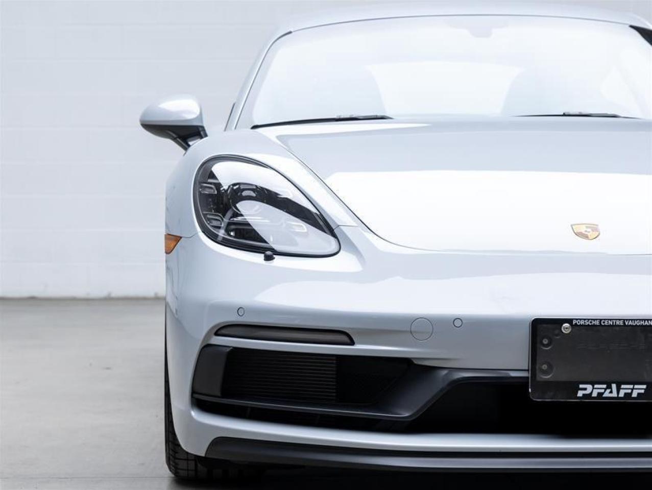 2025 Porsche 718 Cayman  Photo2