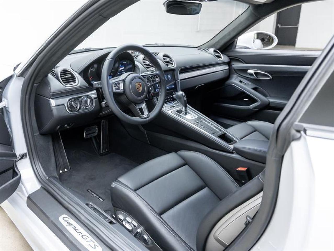 2025 Porsche 718 Cayman  Photo