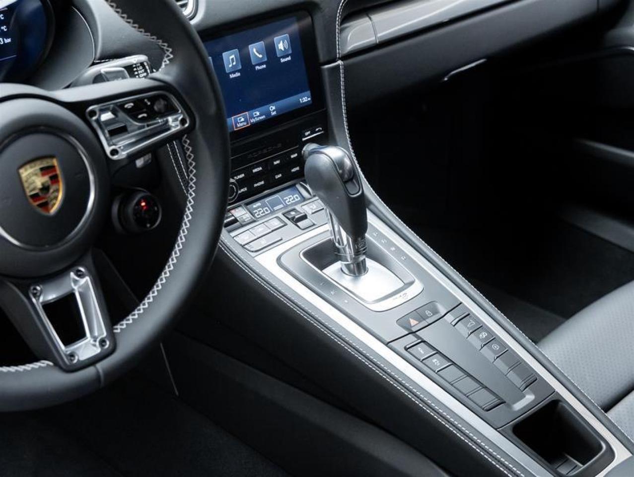 2025 Porsche 718 Cayman  Photo