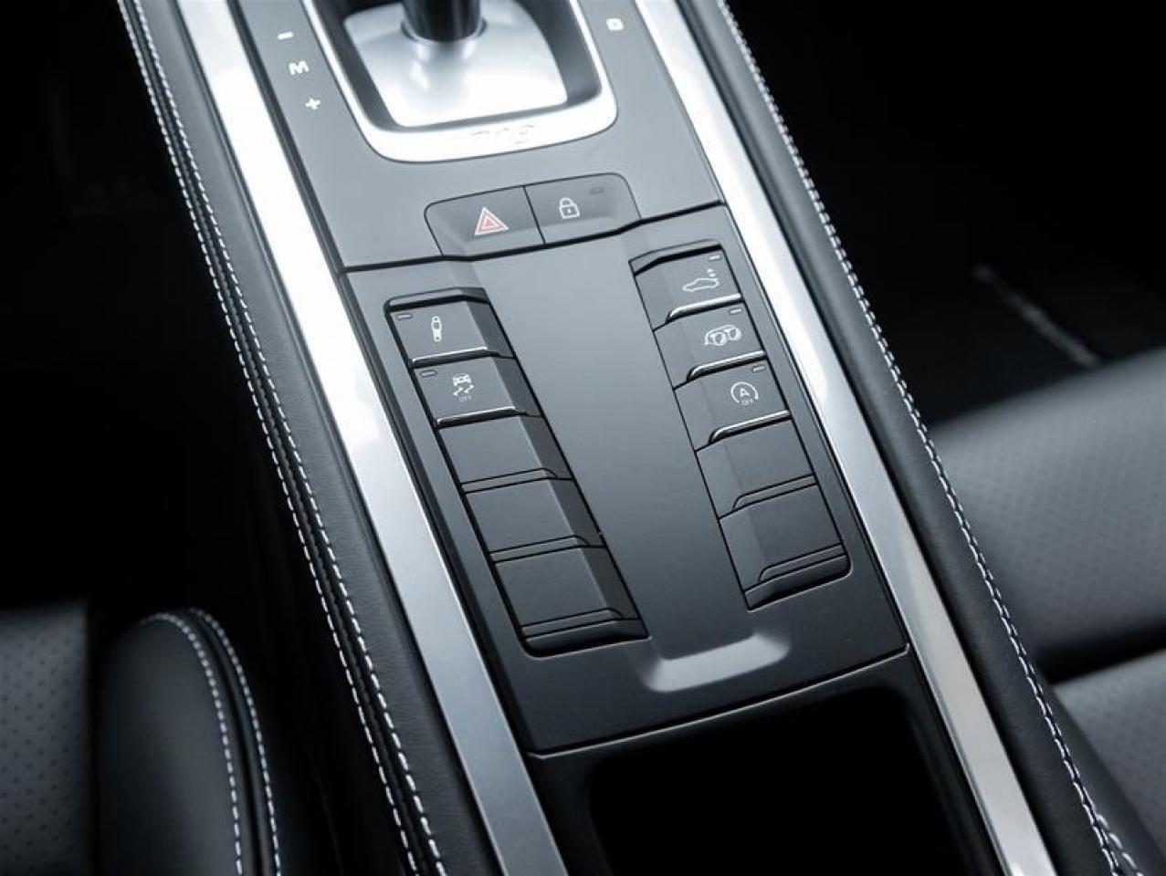 2025 Porsche 718 Cayman  Photo