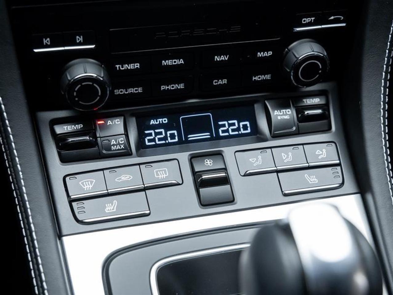 2025 Porsche 718 Cayman  Photo