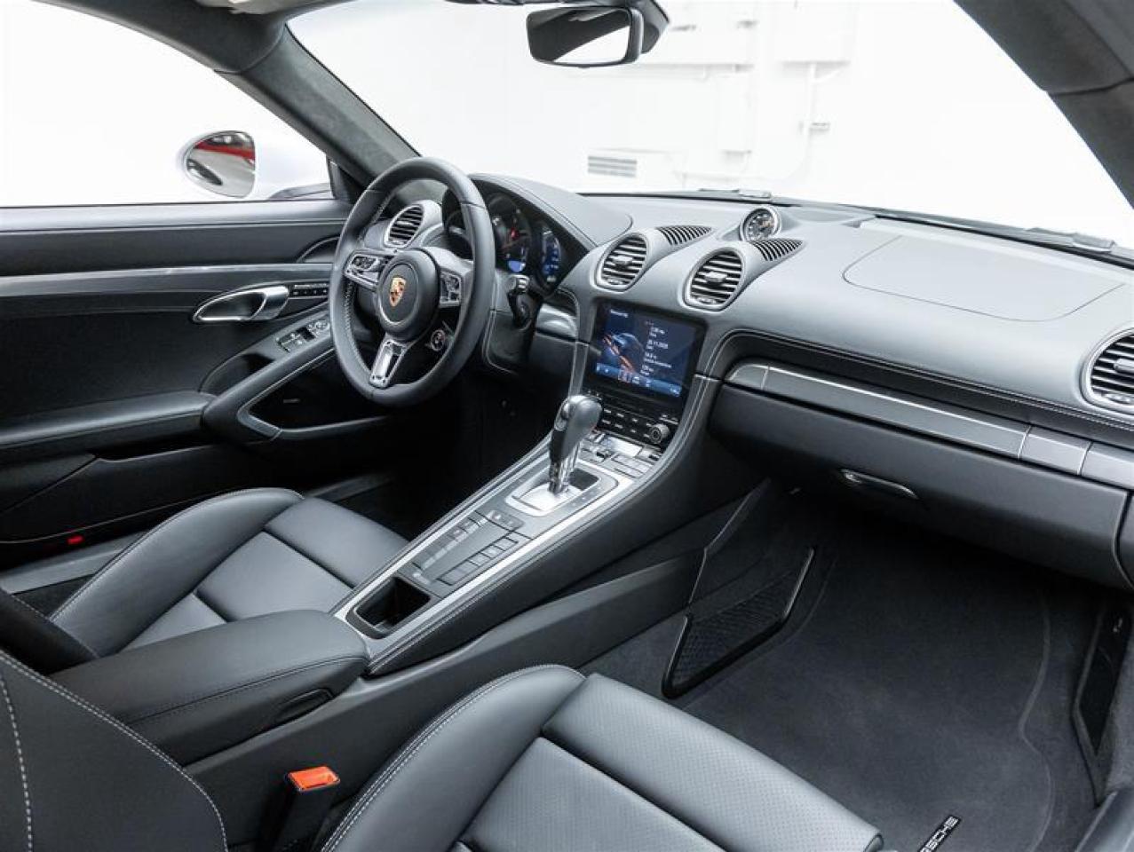 2025 Porsche 718 Cayman  Photo